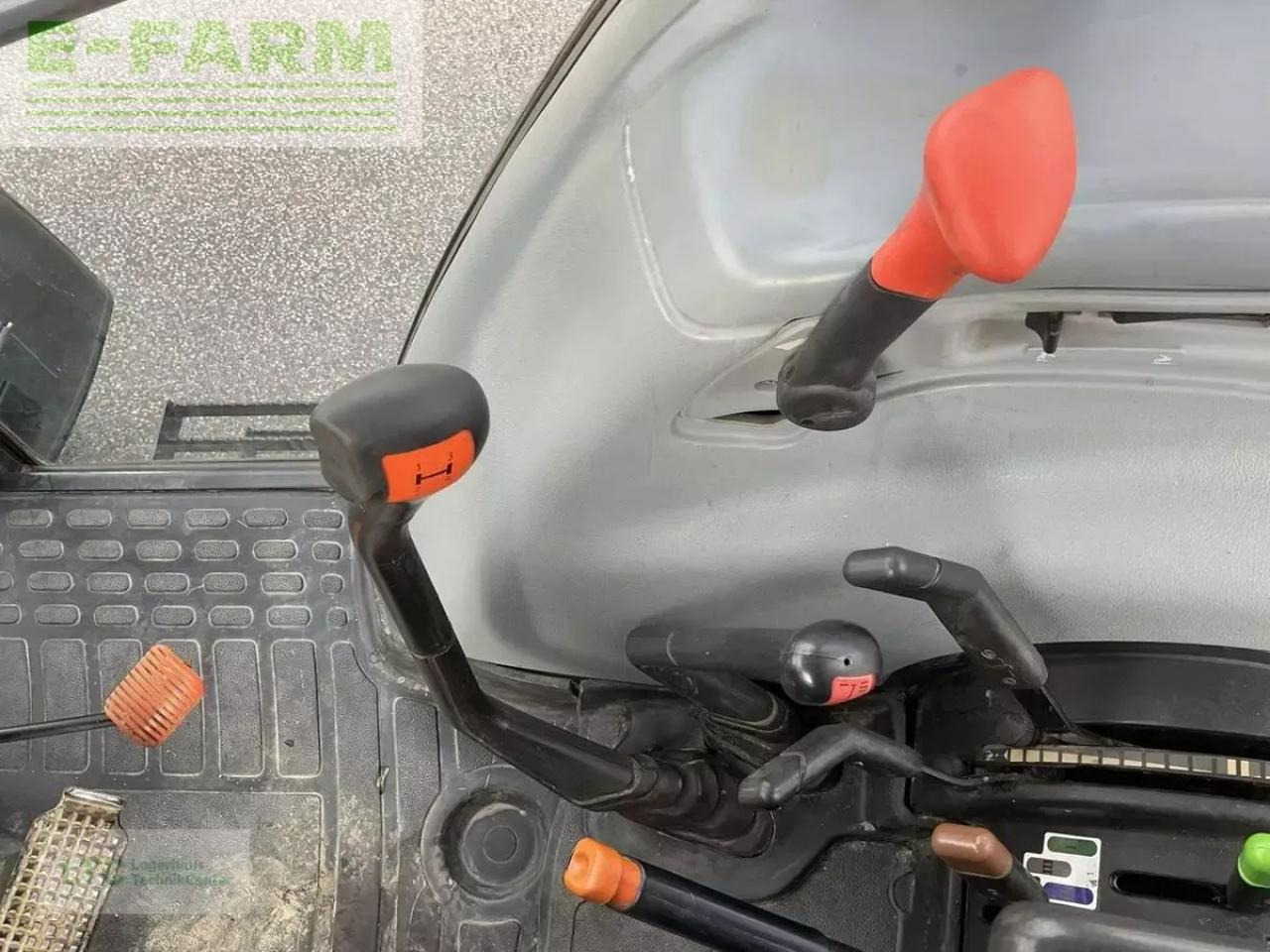 Trator New Holland t 5030: foto 19 Trator New Holland t 5030: foto 19