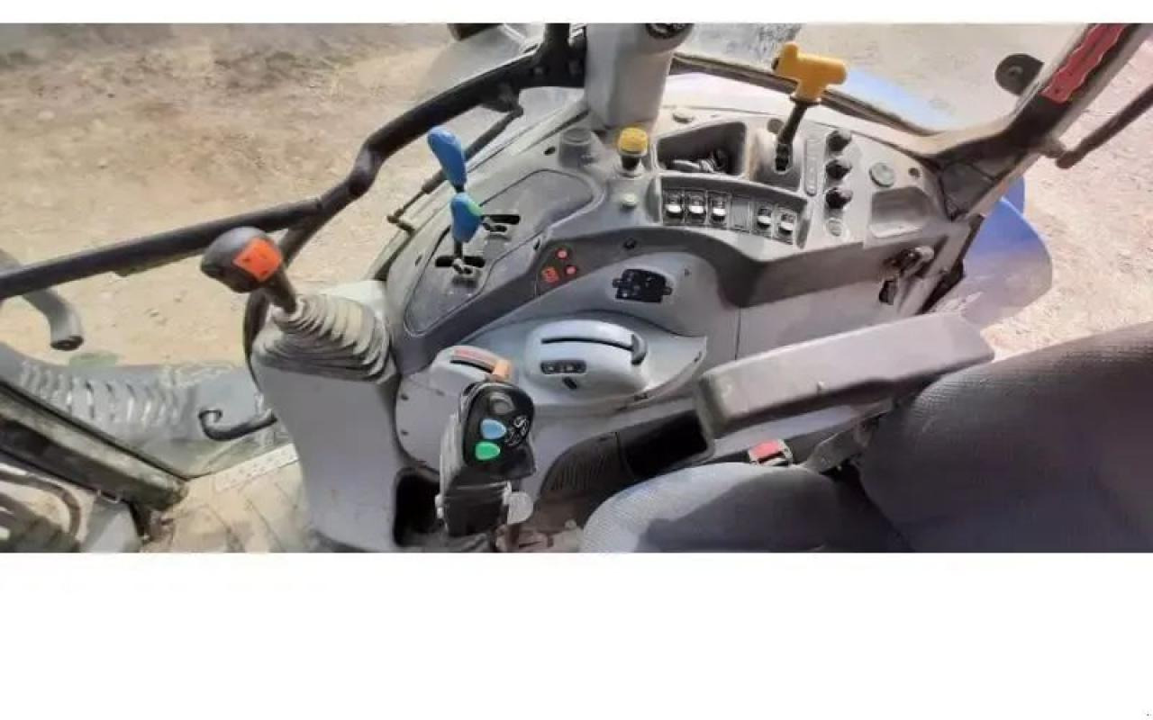 New Holland t5-100ec EC - Trator: foto 3 New Holland t5-100ec EC - Trator: foto 3