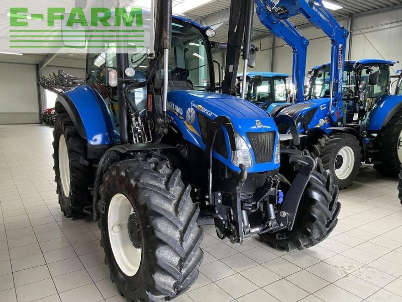 New Holland t5.115 electro command - Trator: foto 5 New Holland t5.115 electro command - Trator: foto 5