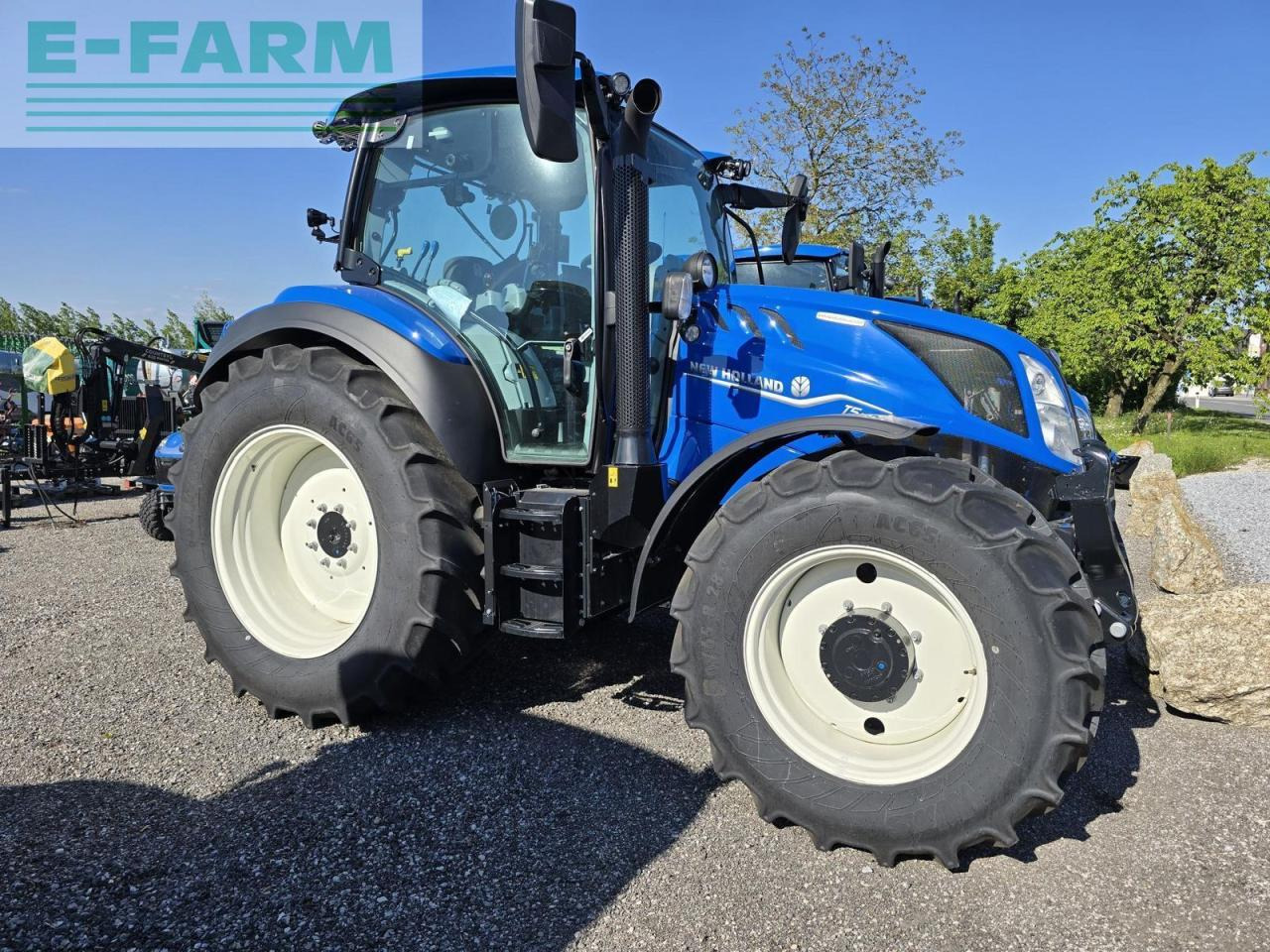 New Holland t5.140 dynamic command (stage v) - Trator: foto 1 New Holland t5.140 dynamic command (stage v) - Trator: foto 1