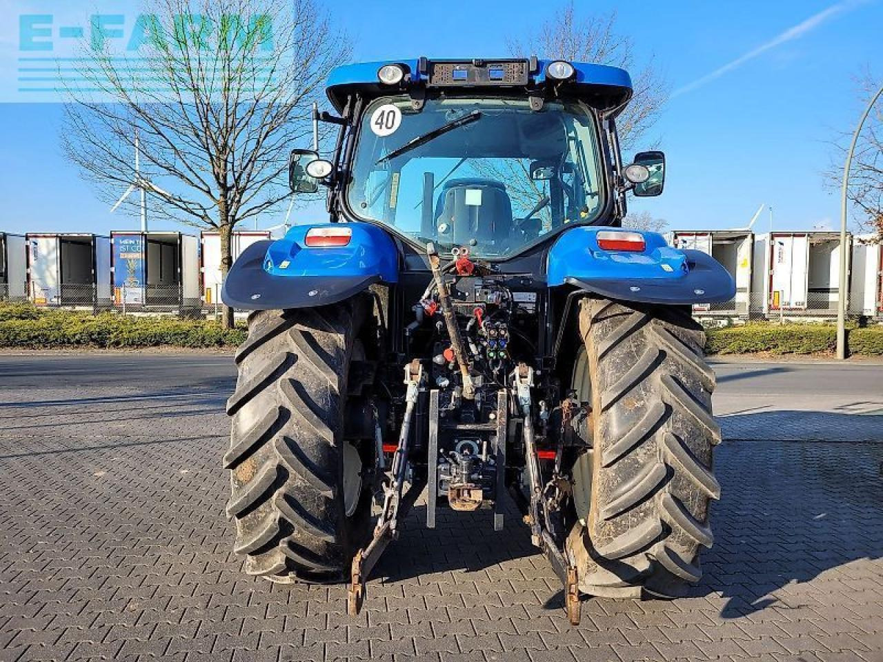 New Holland t6020 elite Elite - Trator: foto 4 New Holland t6020 elite Elite - Trator: foto 4