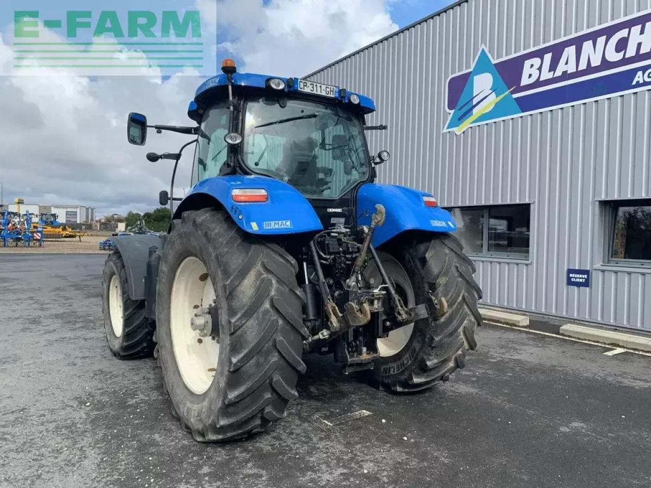 New Holland t7.235 auto command - Trator: foto 4 New Holland t7.235 auto command - Trator: foto 4