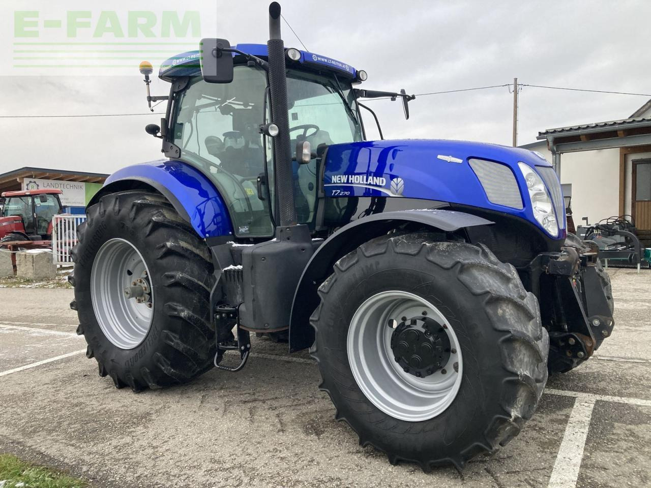New Holland t7.270 auto command bluepower - Trator: foto 3 New Holland t7.270 auto command bluepower - Trator: foto 3