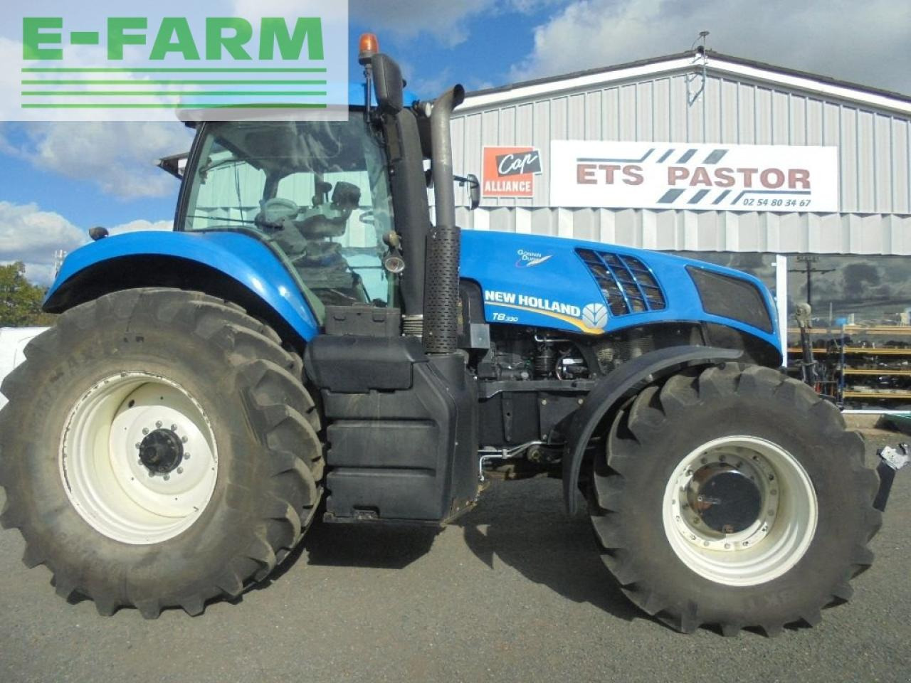 New Holland t8.330 - Trator: foto 1 New Holland t8.330 - Trator: foto 1