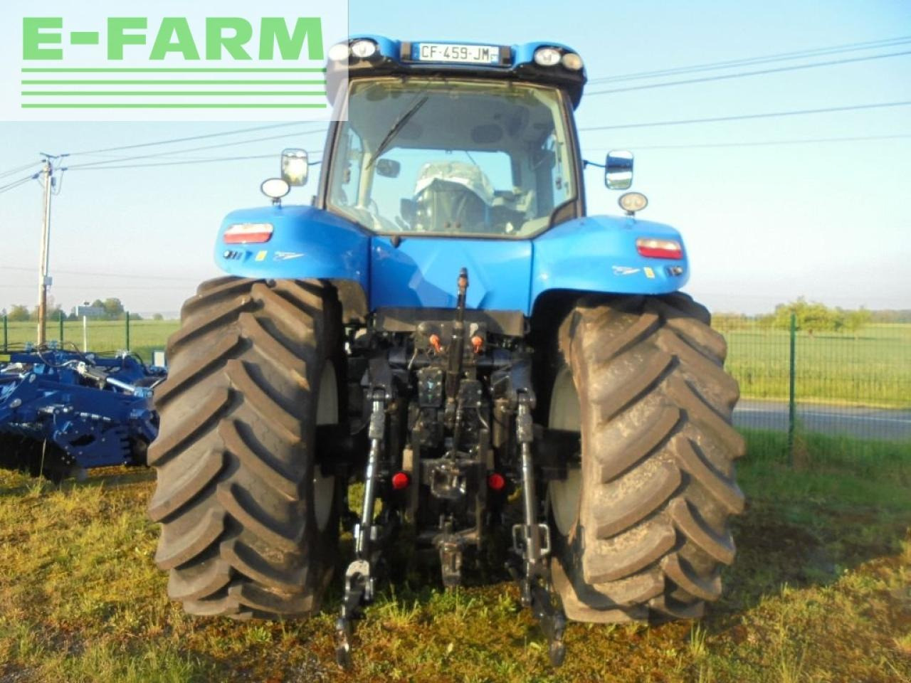New Holland t8.330 - Trator: foto 3 New Holland t8.330 - Trator: foto 3