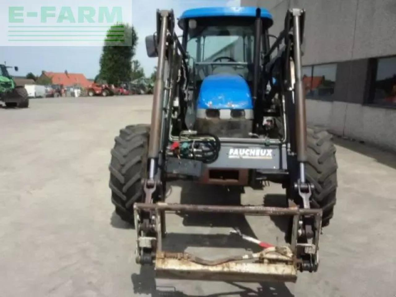 New Holland td 95 d D - Trator: foto 2 New Holland td 95 d D - Trator: foto 2