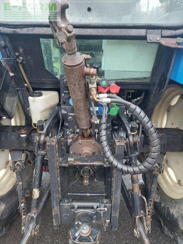 New Holland tl 90 a A - Trator: foto 4 New Holland tl 90 a A - Trator: foto 4