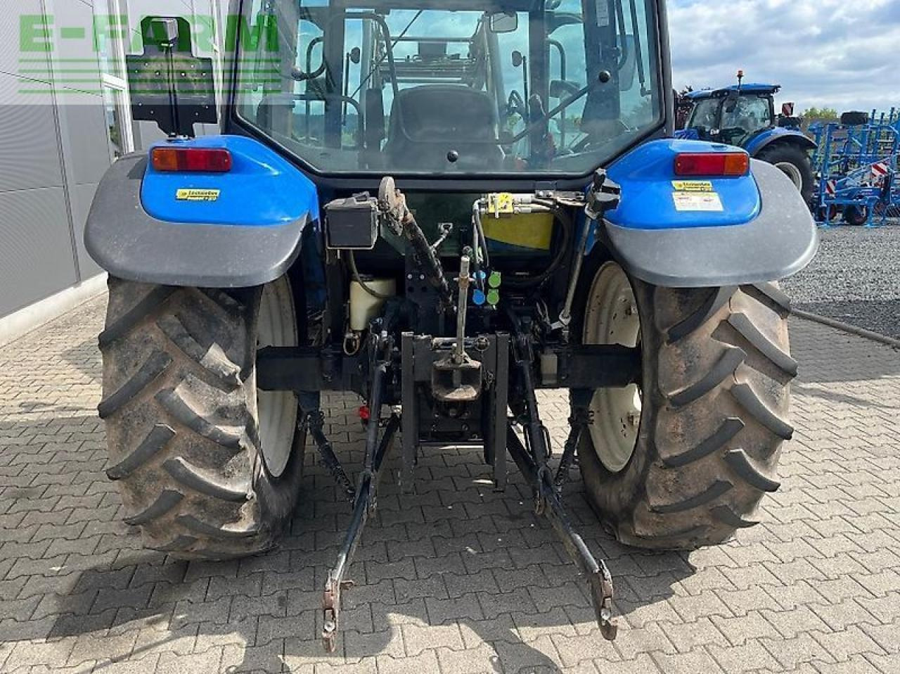 New Holland tl 90 a A - Trator: foto 5 New Holland tl 90 a A - Trator: foto 5