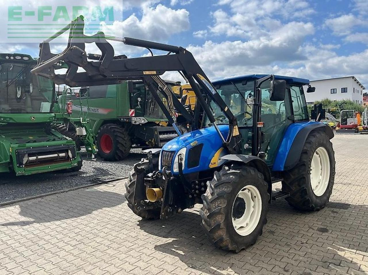 New Holland tl 90 a A - Trator: foto 2 New Holland tl 90 a A - Trator: foto 2