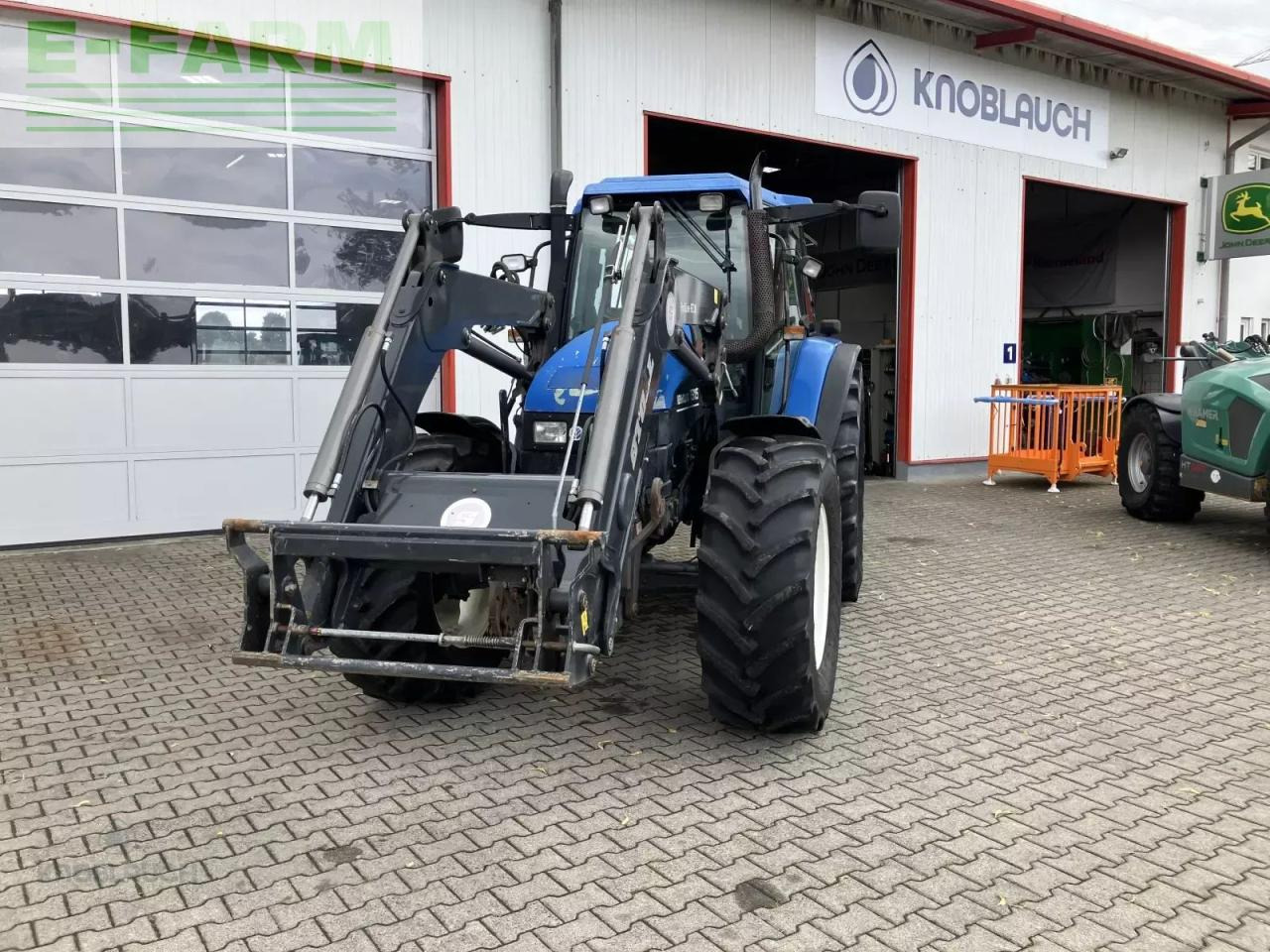 New Holland ts 115 - Trator: foto 2 New Holland ts 115 - Trator: foto 2