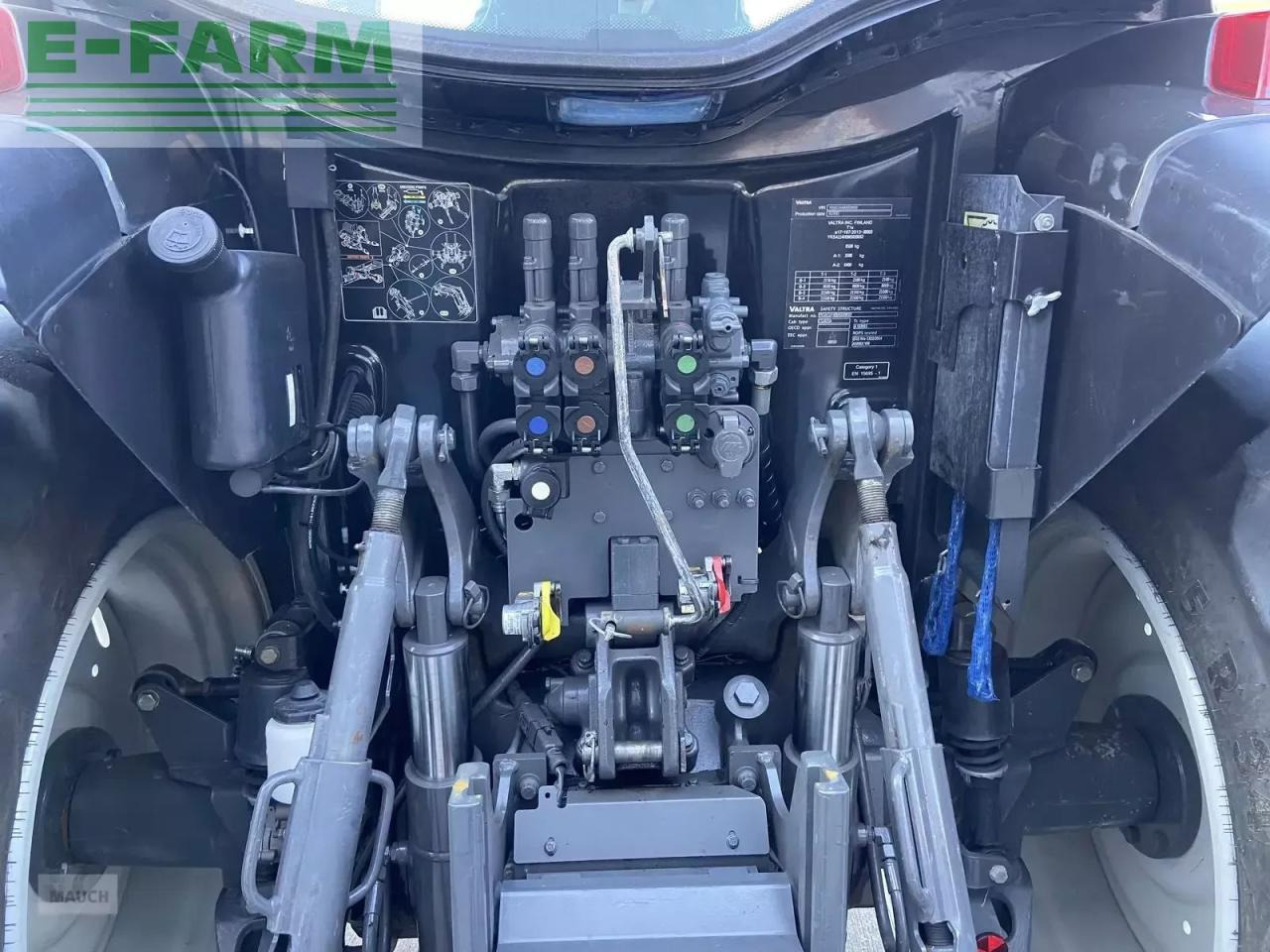 Trator Valtra a 114: foto 8