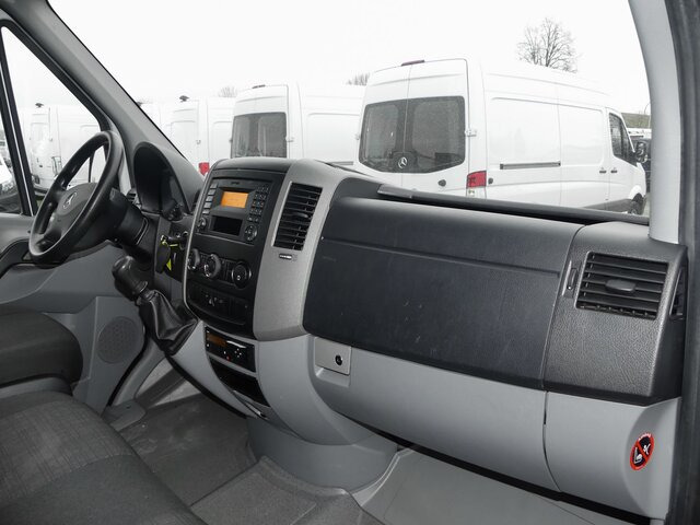 MERCEDES-BENZ Sprinter 311 CDI DOKA Pritsche,AHK,Standheizung - Carrinha de caixa aberta, Carrinha cabine dupla: foto 2 MERCEDES-BENZ Sprinter 311 CDI DOKA Pritsche,AHK,Standheizung - Carrinha de caixa aberta, Carrinha cabine dupla: foto 2