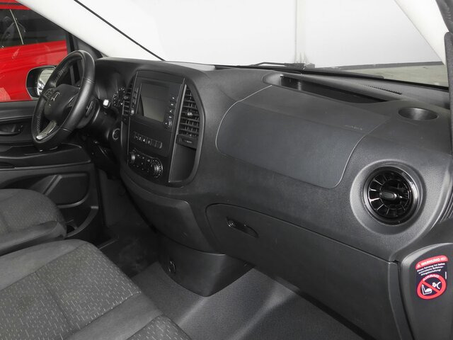 MERCEDES-BENZ Vito 116CDI lang,TourerPro,2xKlima,9Sitze,Kamera - Minibus, Furgão de passageiros: foto 2 MERCEDES-BENZ Vito 116CDI lang,TourerPro,2xKlima,9Sitze,Kamera - Minibus, Furgão de passageiros: foto 2