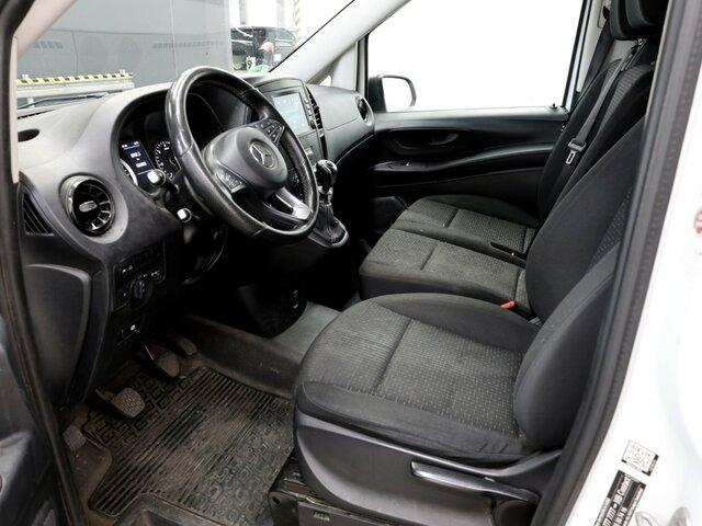 Fotografia de interior 1: Furgão compacto MERCEDES-BENZ Vito114 KA Kompakt ,Klima,Kamera,Tempomat