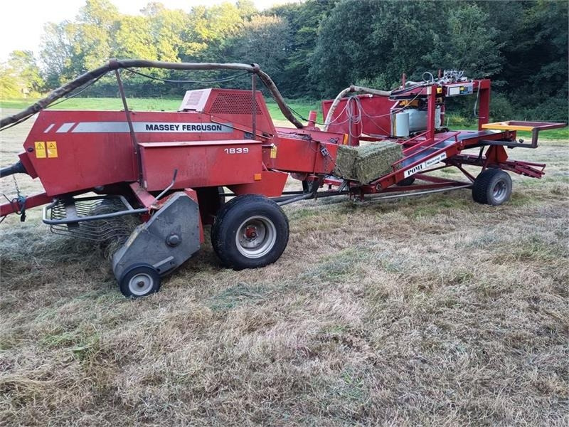 Pomi Mini 100 MF 1839 - Empacotador de fardos: foto 3 Pomi Mini 100 MF 1839 - Empacotador de fardos: foto 3