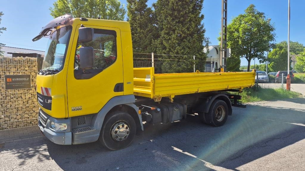 DAF Lkw 3-Seiten-Kipper Meiller 45.220, 2 x AHK, Servo - Camião basculante: foto 1 DAF Lkw 3-Seiten-Kipper Meiller 45.220, 2 x AHK, Servo - Camião basculante: foto 1