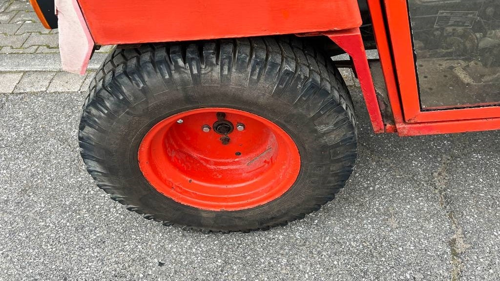 Trator municipal Hako 2300 D Kleintraktor, hyrd. Kehrmaschine, Zapfwelle: foto 20