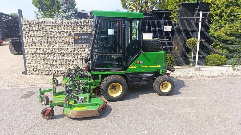 John Deere 1505 vollhydr. Großflächenmäher 3 m Mähwerk Allrad - Gadanheira: foto 4 John Deere 1505 vollhydr. Großflächenmäher 3 m Mähwerk Allrad - Gadanheira: foto 4