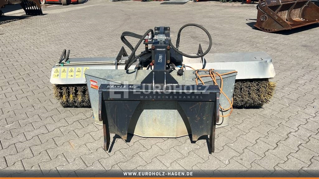Kehrmaschine passend Kramer 420 950 2300 mm gebr - Vassoura: foto 5 Kehrmaschine passend Kramer 420 950 2300 mm gebr - Vassoura: foto 5