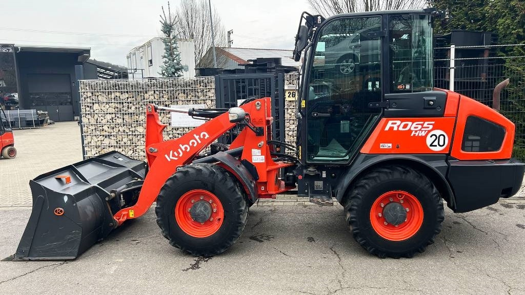 Kubota R 065, Radlader, hydr. Schnellwechsler, Schaufel - Pá carregadora de rodas: foto 5 Kubota R 065, Radlader, hydr. Schnellwechsler, Schaufel - Pá carregadora de rodas: foto 5