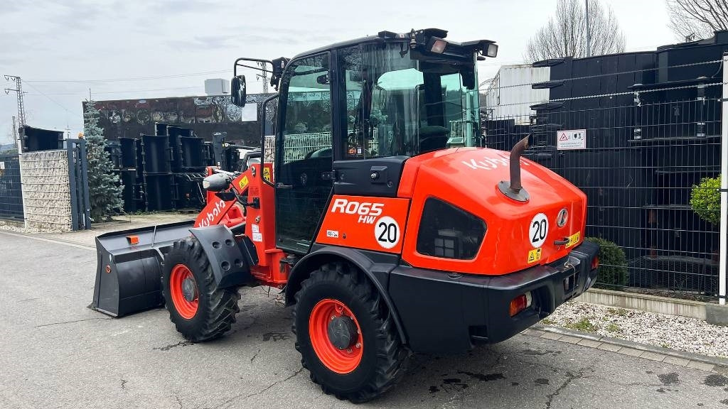 Kubota R 065, Radlader, hydr. Schnellwechsler, Schaufel - Pá carregadora de rodas: foto 2 Kubota R 065, Radlader, hydr. Schnellwechsler, Schaufel - Pá carregadora de rodas: foto 2