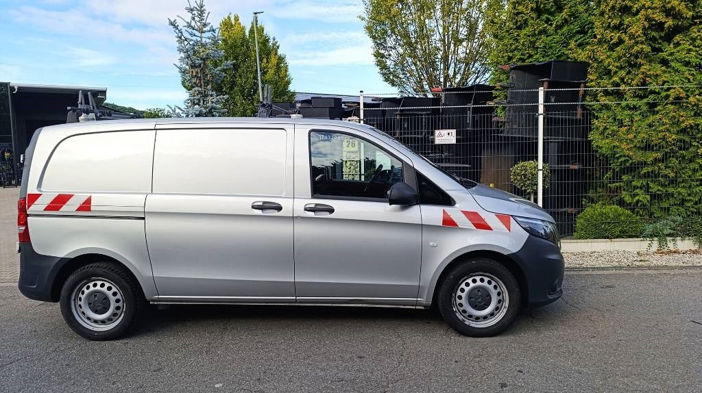 Mercedes-Benz Vito 114 CDI Allrad-Werkstattschränke-Standheizung - Carrinha de contentor: foto 2 Mercedes-Benz Vito 114 CDI Allrad-Werkstattschränke-Standheizung - Carrinha de contentor: foto 2