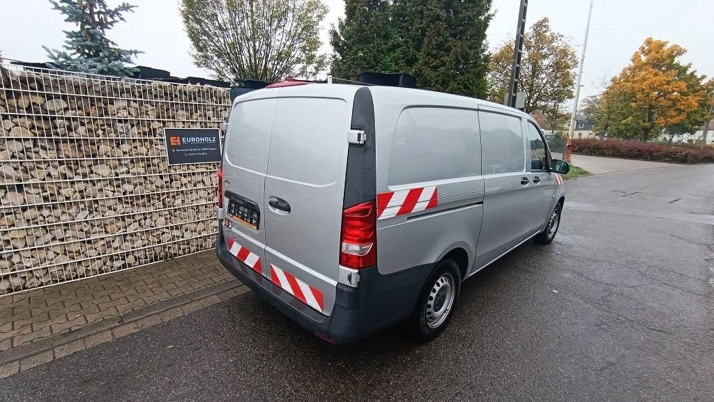Mercedes-Benz Vito 114 CDI Werkstattschränke, Standheizung, PDC - Carrinha de contentor: foto 5 Mercedes-Benz Vito 114 CDI Werkstattschränke, Standheizung, PDC - Carrinha de contentor: foto 5