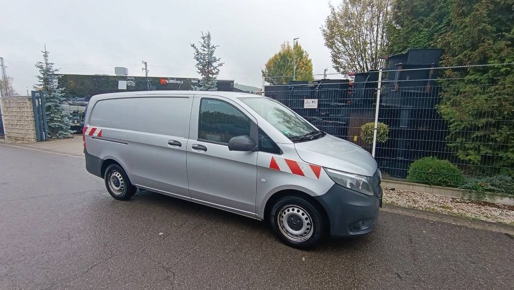 Mercedes-Benz Vito 114 CDI Werkstattschränke, Standheizung, PDC - Carrinha de contentor: foto 3 Mercedes-Benz Vito 114 CDI Werkstattschränke, Standheizung, PDC - Carrinha de contentor: foto 3