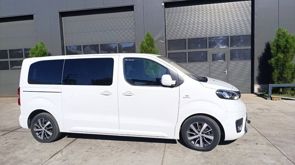 Toyota Proace 2.0 Van, Kleinbus, 7-Sitzer, Turboschaden - Furgão: foto 3 Toyota Proace 2.0 Van, Kleinbus, 7-Sitzer, Turboschaden - Furgão: foto 3