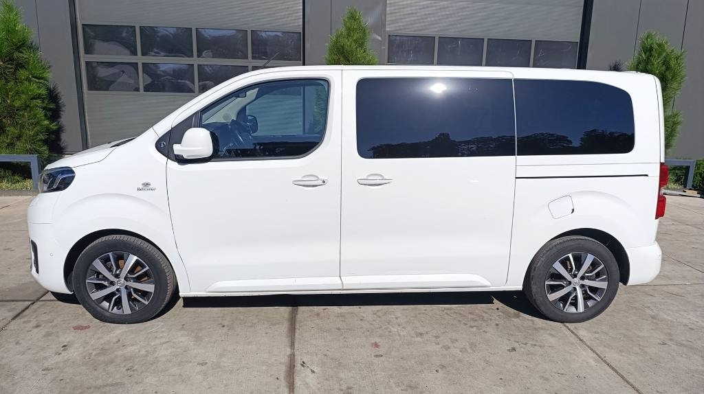 Toyota Proace 2.0 Van, Kleinbus, 7-Sitzer, Turboschaden - Furgão: foto 1 Toyota Proace 2.0 Van, Kleinbus, 7-Sitzer, Turboschaden - Furgão: foto 1