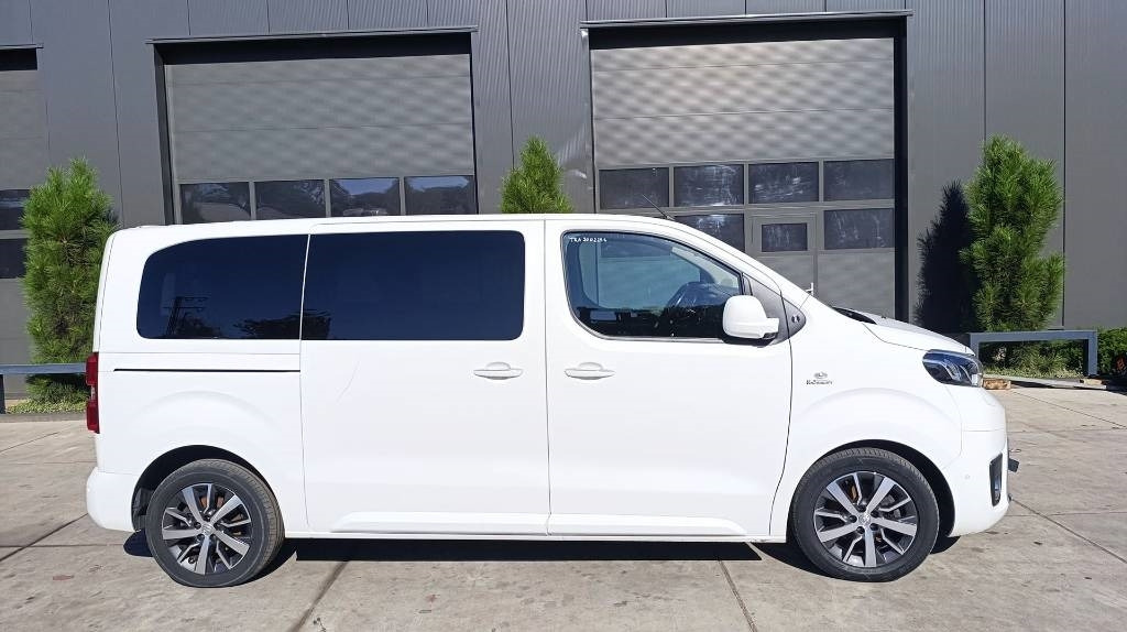 Toyota Proace 2.0 Van, Kleinbus, 7-Sitzer, Turboschaden - Furgão: foto 2 Toyota Proace 2.0 Van, Kleinbus, 7-Sitzer, Turboschaden - Furgão: foto 2