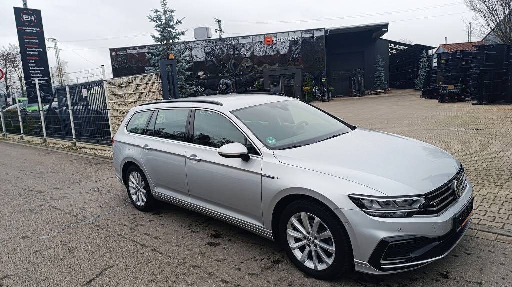 Volkswagen Passat GTE 1.4 TSI DSG GTE Plug-in-Hybrid 1. Hand - Automóvel: foto 1 Volkswagen Passat GTE 1.4 TSI DSG GTE Plug-in-Hybrid 1. Hand - Automóvel: foto 1