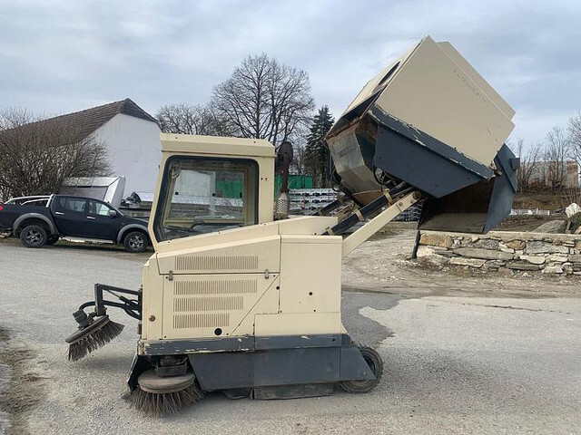 Amros 1250 Kehrmaschine - Varredora urbana: foto 1 Amros 1250 Kehrmaschine - Varredora urbana: foto 1