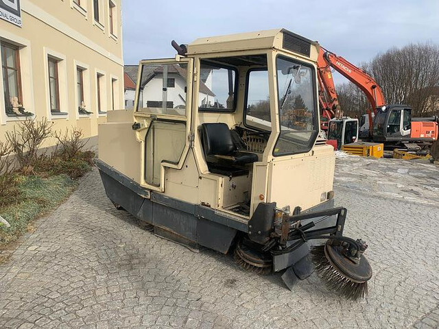 Amros 1250 Kehrmaschine - Varredora urbana: foto 2 Amros 1250 Kehrmaschine - Varredora urbana: foto 2