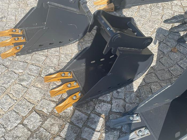 Big Tieflöffel 30 cm mit Lehnhoff MS01 Symlock Aufnahme - Balde: foto 1 Big Tieflöffel 30 cm mit Lehnhoff MS01 Symlock Aufnahme - Balde: foto 1