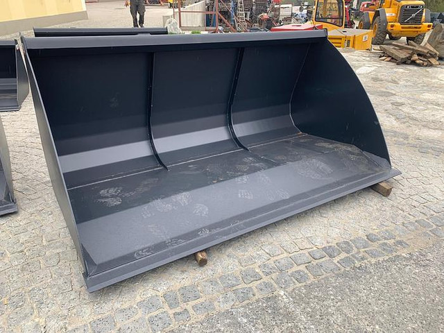 Big Volumenschaufel 250 cm mit Euro Aufnahme - Minibus, Furgão de passageiros: foto 1 Big Volumenschaufel 250 cm mit Euro Aufnahme - Minibus, Furgão de passageiros: foto 1