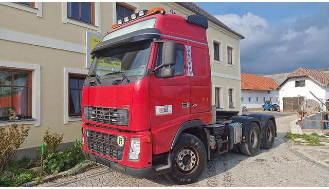 Volvo FH16.660 Schwerlast Sattelzugmaschine 6x4 - Camião: foto 1 Volvo FH16.660 Schwerlast Sattelzugmaschine 6x4 - Camião: foto 1