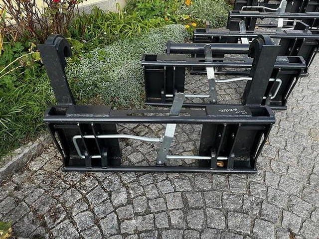 Big Volvo BM Adapter mit Euro Aufnahme - Equipamento: foto 1 Big Volvo BM Adapter mit Euro Aufnahme - Equipamento: foto 1