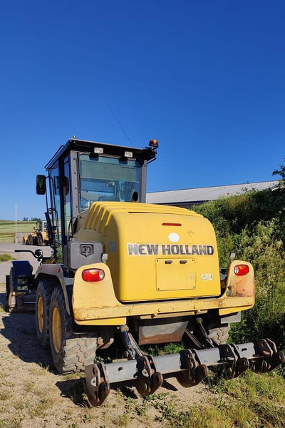 New Holland F106.6A Motorgrader - Motoniveladora: foto 3 New Holland F106.6A Motorgrader - Motoniveladora: foto 3