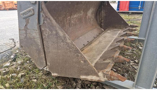 Volvo 4in1 Klappschaufel, Passend zu Volvo L25 180cm Arbeitbreite - Balde: foto 2 Volvo 4in1 Klappschaufel, Passend zu Volvo L25 180cm Arbeitbreite - Balde: foto 2