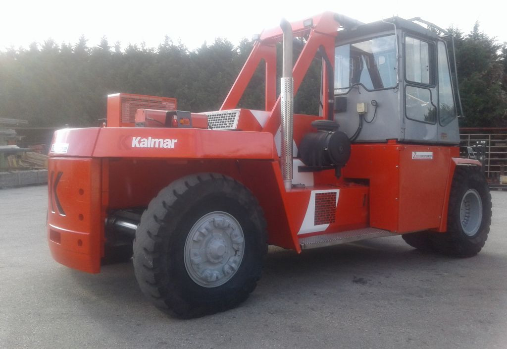 Kalmar DCE330-12 - Empilhadeira a diesel: foto 4 Kalmar DCE330-12 - Empilhadeira a diesel: foto 4