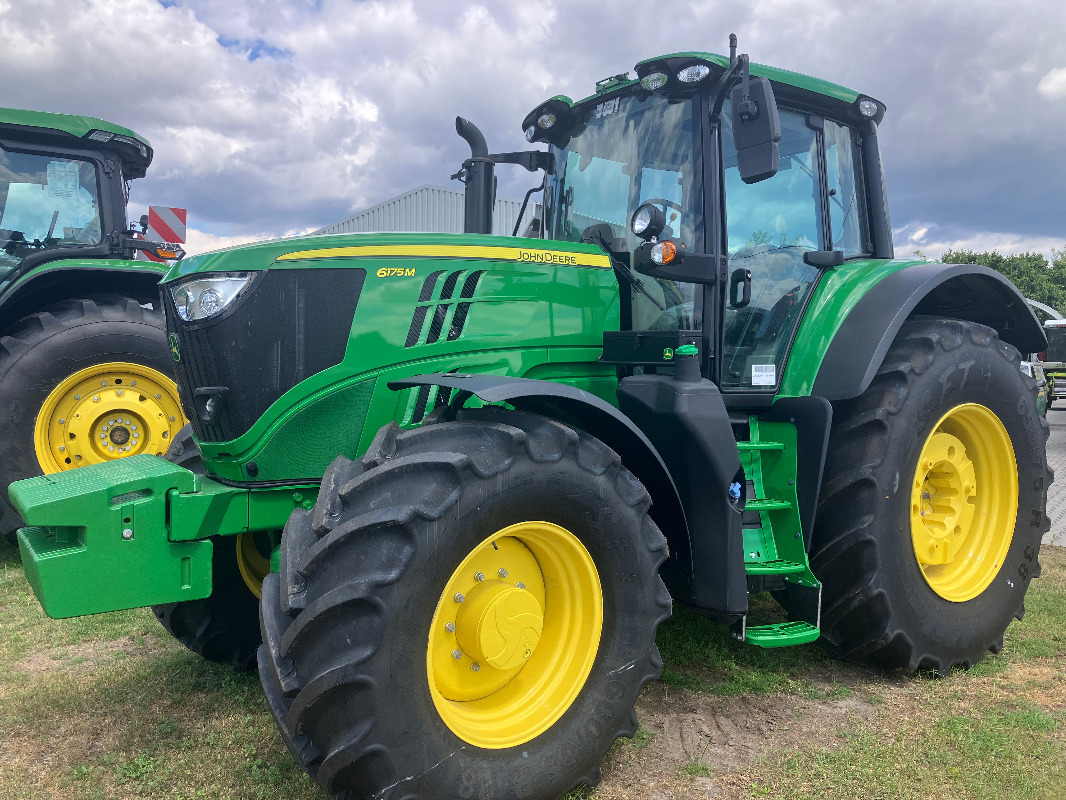 John Deere 6175M - Trator: foto 1 John Deere 6175M - Trator: foto 1