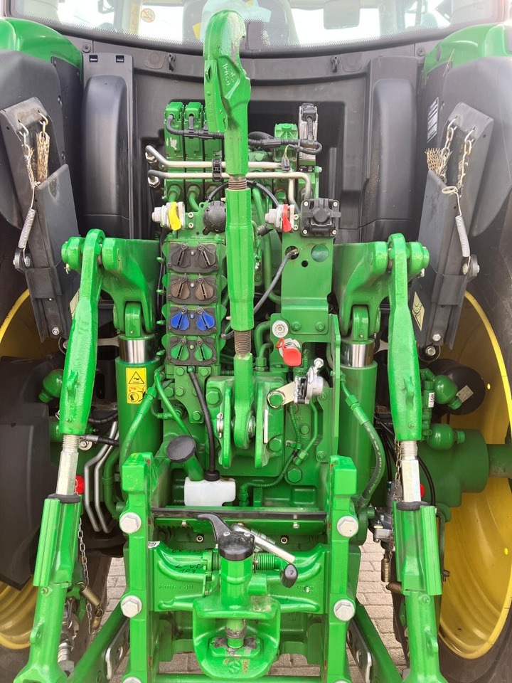 John Deere 6R 175 - Trator: foto 2 John Deere 6R 175 - Trator: foto 2