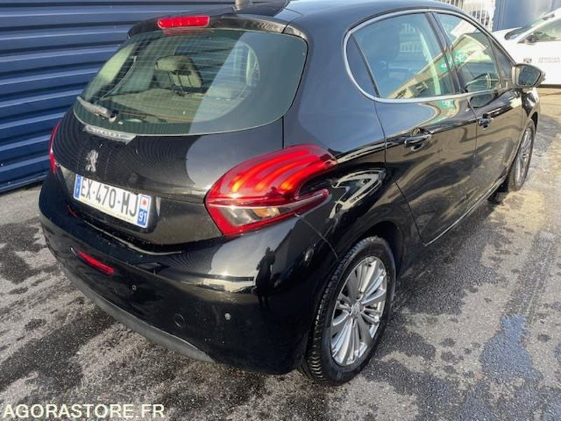 208 ALLURE PT 110cv-05/2016- 87950 KM - Automóvel: foto 3 208 ALLURE PT 110cv-05/2016- 87950 KM - Automóvel: foto 3