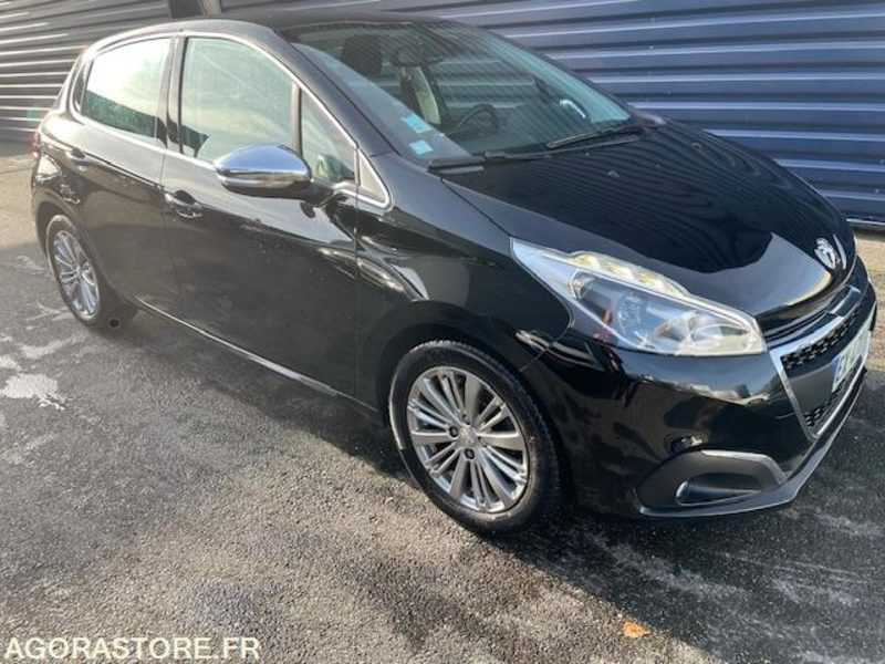 208 ALLURE PT 110cv-05/2016- 87950 KM - Automóvel: foto 4 208 ALLURE PT 110cv-05/2016- 87950 KM - Automóvel: foto 4