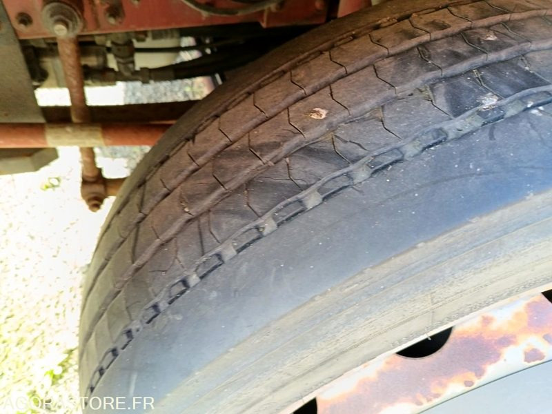 2429-XW-17 Iveco ML 120E - Furgão: foto 5 2429-XW-17 Iveco ML 120E - Furgão: foto 5