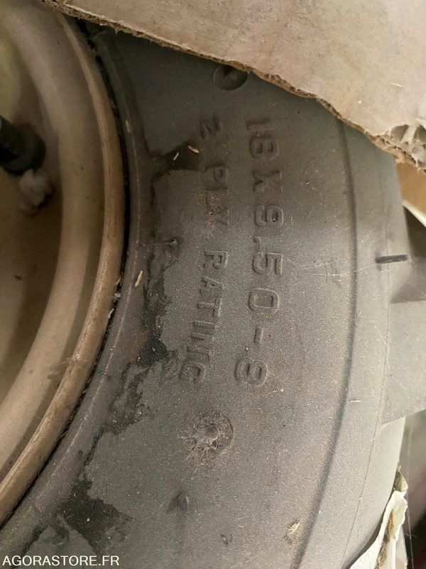 4 Roues completes CARLISLE 18 X 9.50-8 pour DITCH WITCH R300 - Equipamento de construção: foto 5 4 Roues completes CARLISLE 18 X 9.50-8 pour DITCH WITCH R300 - Equipamento de construção: foto 5