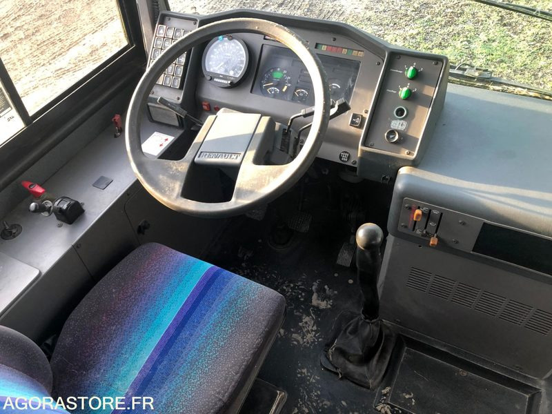 AUTOCAR RENAULT MEDIUM 36 PL - Autocarro escolar: foto 4 AUTOCAR RENAULT MEDIUM 36 PL - Autocarro escolar: foto 4