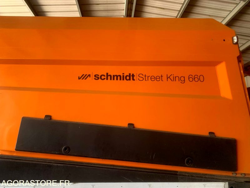 BALAYEUSE COMPOSÉE D'UN PORTEUR MERCEDES ET D'UN SYSTÈME DE BALAYAGE SCHMIDT - Varredora urbana: foto 4 BALAYEUSE COMPOSÉE D'UN PORTEUR MERCEDES ET D'UN SYSTÈME DE BALAYAGE SCHMIDT - Varredora urbana: foto 4