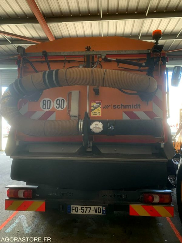 BALAYEUSE COMPOSÉE D'UN PORTEUR MERCEDES ET D'UN SYSTÈME DE BALAYAGE SCHMIDT - Varredora urbana: foto 5 BALAYEUSE COMPOSÉE D'UN PORTEUR MERCEDES ET D'UN SYSTÈME DE BALAYAGE SCHMIDT - Varredora urbana: foto 5